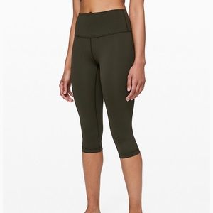 Lululemon wunder under high rise 1/2 tight size 6